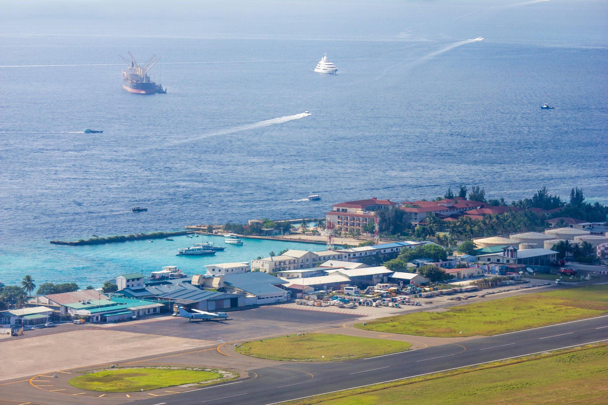 Building Green, Building Smart: Sustainable Infrastructure Solutions for Maldivian Islands